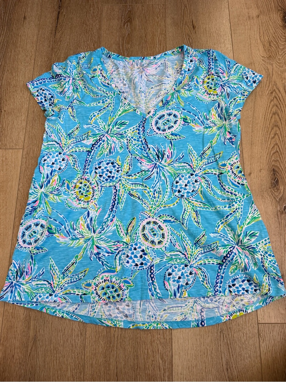 Lilly Pulitzer Short Sleeve V-Neck Tropical Print Top - Turquoise
